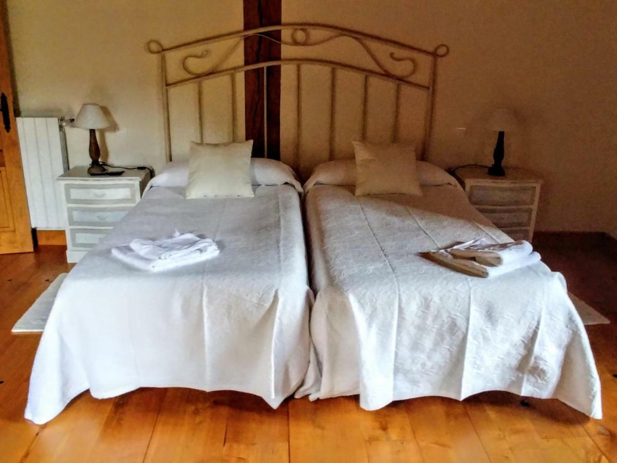Trisileja En Novales Hotel ภายนอก รูปภาพ